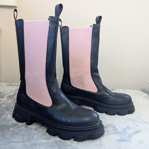 Public Desire Kira Chelsea Lug Sole Boots - Picture 2 of 16